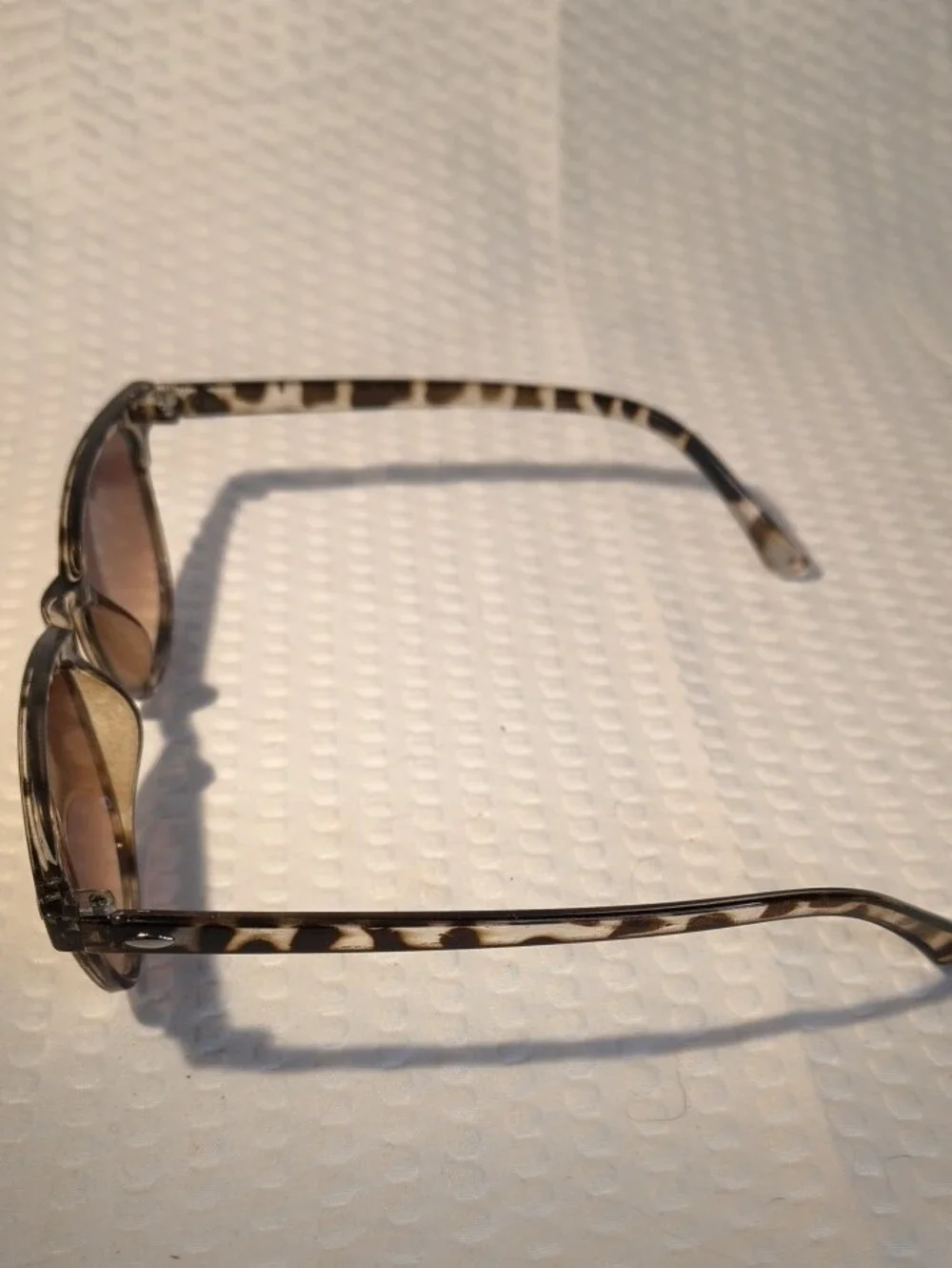 Tortoise Sunglasses - Brown Lenses